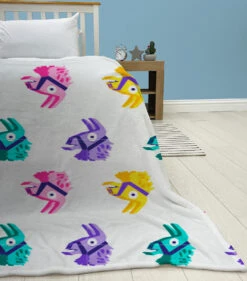 Kuscheldecke Fortnite, 100 X 150 Cm -Haus & Harmonie character world kuscheldecke fortnite 100 x 150 cm 3