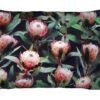 Kissen "Evening Proteas In Color" In Grün & Rot -Haus & Harmonie juniqe kissen evening proteas in color in grun and rot