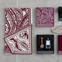 Strickdecke Paisley In Burgundy